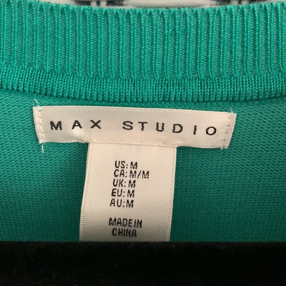 Green hi/lo sweater - Picture 2 of 4